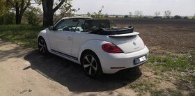 Predám VW Beetle cabrio 2,0 TDi, automat, edícia 60´s - 6