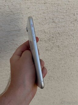 Apple iPhone XR 64GB Biely - 6