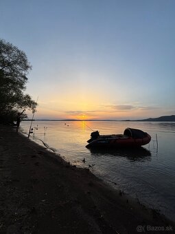 Predám čln Gladiator 330 s motorom Yamaha 5hp - 6