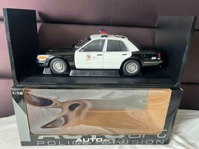 1:18 Autoart, POLICE - 6