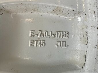 AUDI č. 5-Zimna sada 215/55 R17 - 6