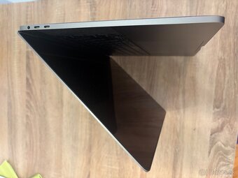 Apple MacBook Pro 16" - 6