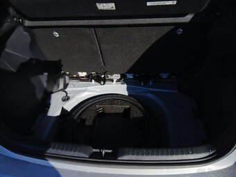 Toyota Yaris Hybrid 1.5 Comfort + Style + Tech - 6
