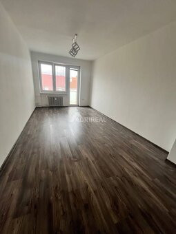 PREDAJ: 3i byt s dvoma balkónmi; 63,6 m2; Zvolen-Centrum; 16 - 6