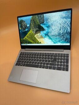 Lenovo IdeaPad 330S 15,6″ i5 / 20GB RAM / SSD+HDD / FHD / US - 6