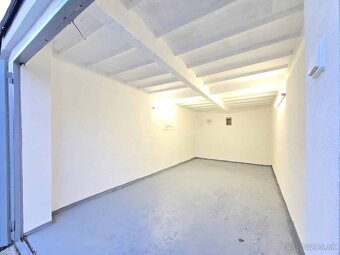 Veľmi pekná garáž s el. / TOP stav /Jakobyho / CENTRUM - 6