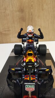 Max Verstappen 1:18 s figurkou - víťaz Monaco - 6