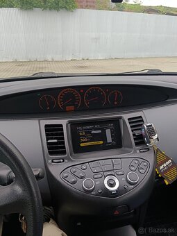 Nissan Primera 1.8 - 6