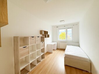 4i o výmere 92 m2 | dva balkóny | garážové stojisko | zariad - 6
