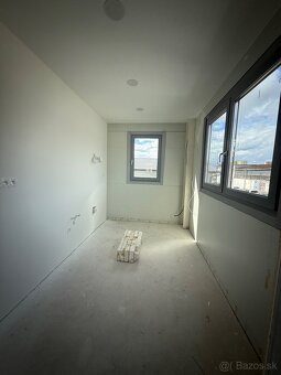 Na prenájom skladovo výrobná hala 288m2 - Juh - Voľná Ihned - 6