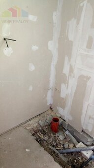 NOVÁ CENA...Rekreačný pozemok 1365m2 s chatkou so súpisným č - 6