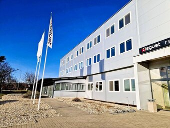 Prenájom kancelárskeho priestoru 41 m2 s parkovaním Pezinok, - 6