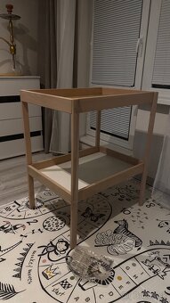 Ikea postielka s prebaľovacím pultom - 6