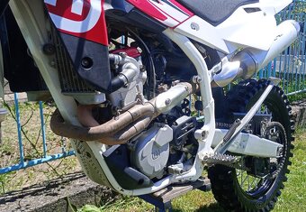 Husqvarna TE250 - 6