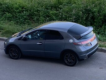 Honda Civic 1.8 i-VTEC - 6