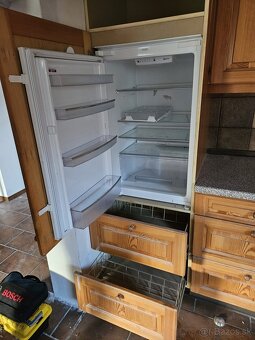 Masívna kuchynská linka z Nemecka so spotrebičmi - 6