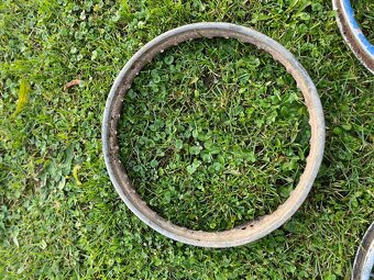 Ráfiky na pionier 555 - 6