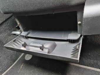 PREDAM SEDACKY SKODA OCTAVIA 2 - 6