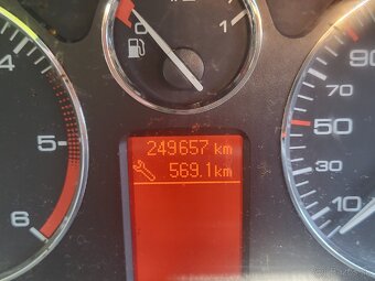Peugeot 407sw 1.6 tdi - 6
