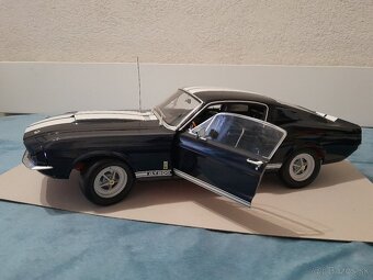 Ford Mustang - 6