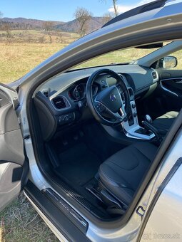 Volvo V40 Cross Country D2 Momentum Pro, Top stav. - 6