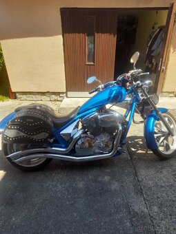 HONDA VT 1300 CX FURY - 6