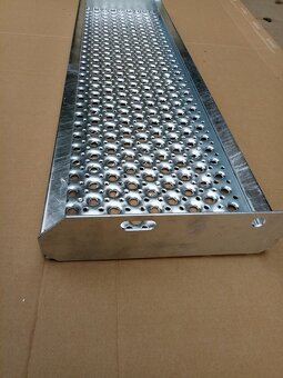 Schodiskový stupeň 800x270mm 40x2 typ OFF - 6