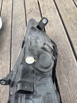 Svetlo Passat B6 predné práve a ľavé - 6