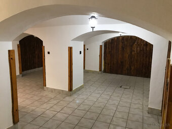 Prenájom, komerčný priestor hl. námestie Rimavská Sobota - 6