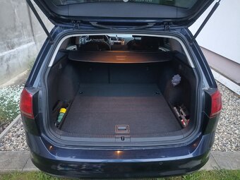 Volkswagen Golf - 6