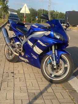 Yamaha yzf-r1 - 6