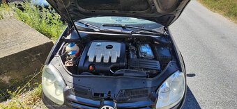 VW Golf V - 6