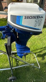 Dobrý deň predám zavesny lodny motor Honda 8hp 4Takt chytá - 6