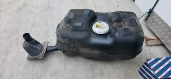 Predám čerpadlo a palivovú nádrž do FIAT DUCATO - 6