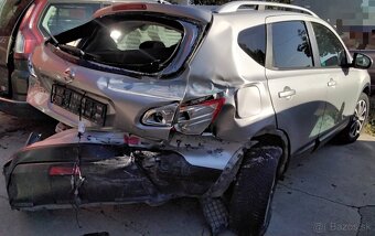 Nissan Qashqai 2.0 2013 predám AIRBAGY, MOTOR MR20 - 6