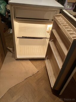 Predám elektrickú rúru a chladničku - 6