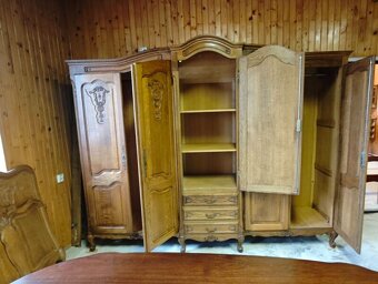 Starožitná skriňa - 6
