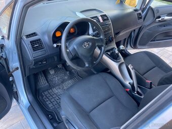 Toyota auris - 6