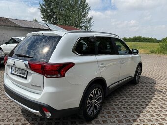 Mitsubishi Outlander 2.2 DI-D Instyle A/T - 6