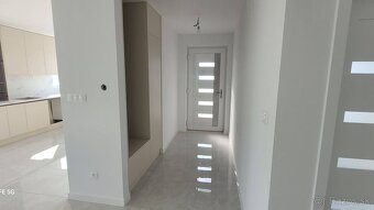 Nadštandardná novostavba 4 izbový bungalov hneď k nasťahovan - 6