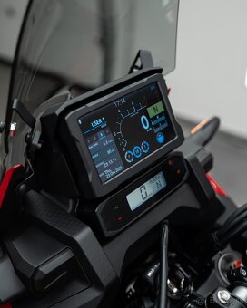 Honda Africa Twin Adventure 1100 - 6