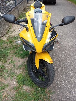 Yamaha YZF R 125 - 6
