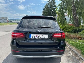Predám Mercedes-Benz GLC 220 d 4MATIC - 6