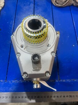 V ponuke rôzne hydraulicke diely - 6