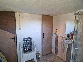 Na predaj murovanú chatu so záhradou v meste Prievidza. - 6