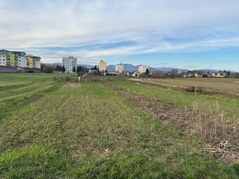 Jedinečný stavebný pozemok ILAVA 905m² - 6