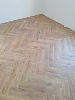 Pokládka podlahy, maliarske práce a tapetovanie - 6