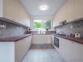 REZERVOVANÉ 5i RODINNÝ DOM (222m2) pri LESE s ÚCHVATNÝM VÝH - 6