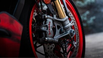 APRILIA TUONO V4 1100 FACTORY 2024 - 6