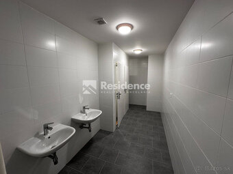 Na predaj priestory pre podnikanie – Kapitána Nálepku, L. Mi - 6